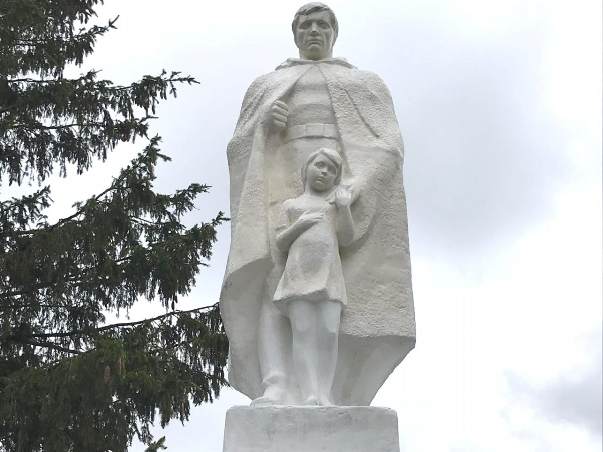 Памятник героям Великой Отечественной войны отреставрировали в Ардатовском районе