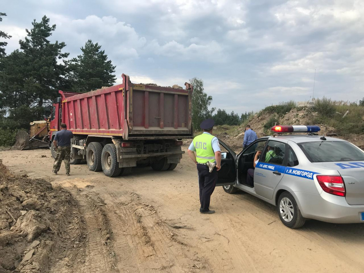 Нижегородские полицейские задержали грузовик с незаконными строительными отходами