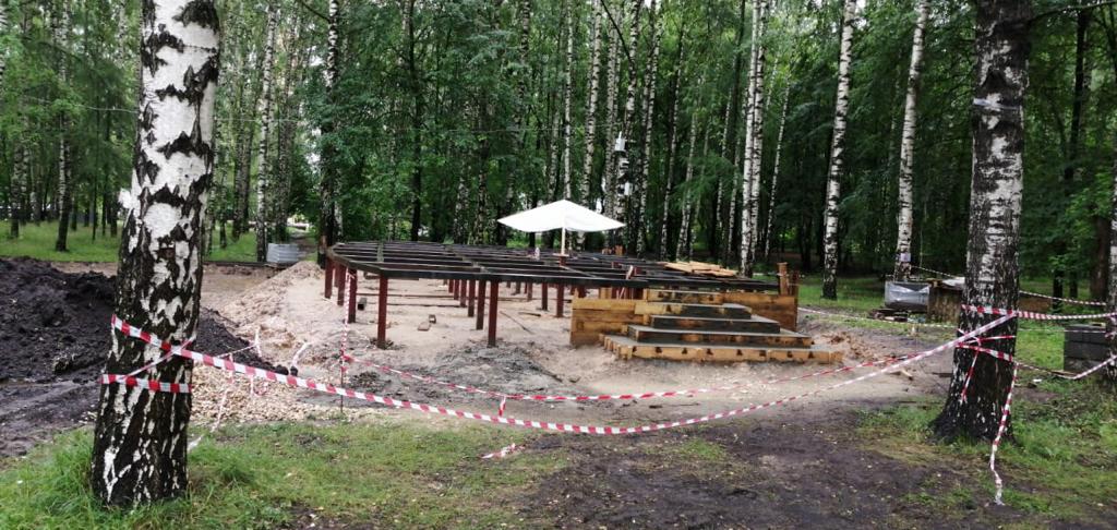 Новую сцену монтируют в парке Пушкина