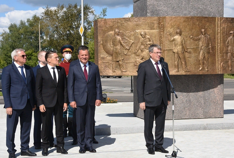 В Сарове открыт памятник испытателям отечественного ядерного оружия