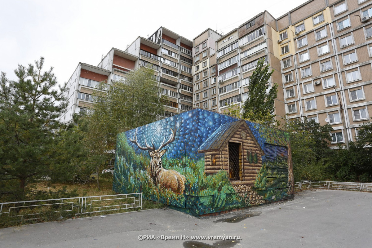Художник Никита Nomerz показал работы участников фестиваля «Место» в Нижнем Новгороде