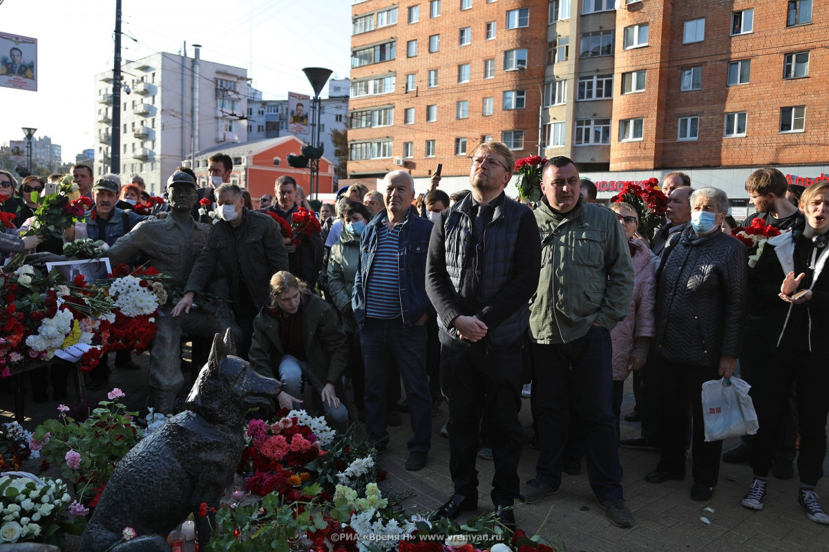 Похоронить в новгороде. Могила Олега Валкмана. Похороны Олега Валкмана. Похороны Олега Плотникова.