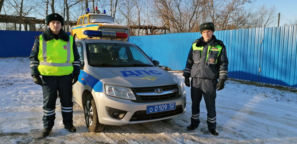 Сотрудники ДПС спасли мужчину на пожаре в Богородске