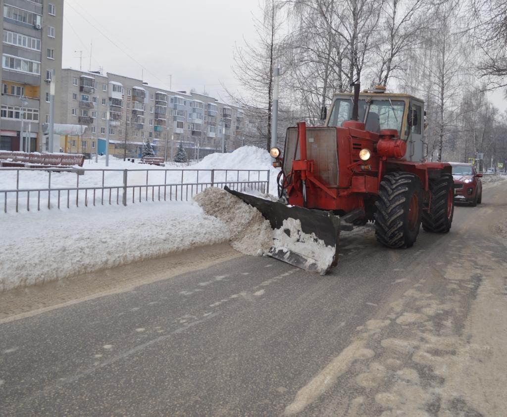 Подрядчиков могут оштрафовать за плохую уборку снега с улиц Московского района