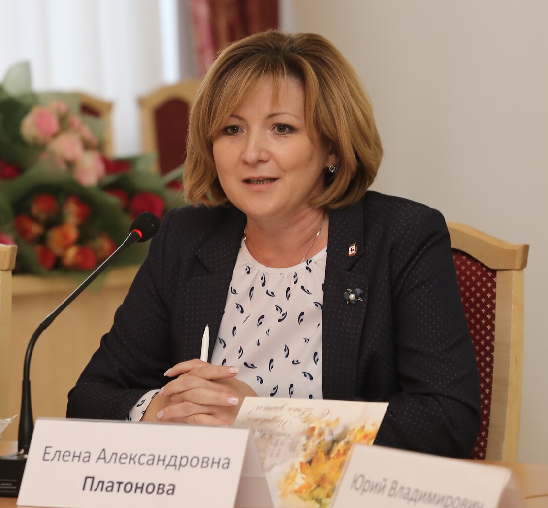 Елена Платонова покидает пост директора нижегородского департамента образования