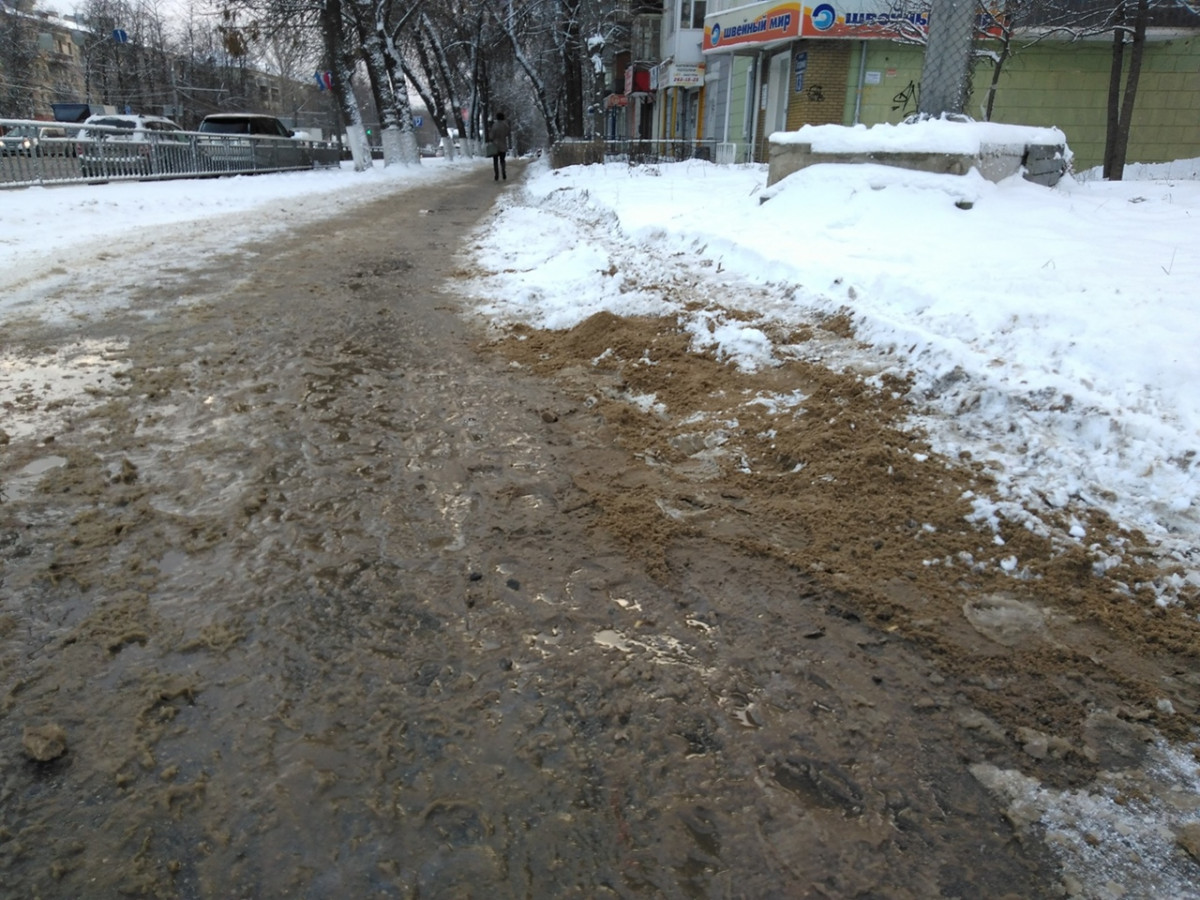 Власти Нижнего Новгорода передумали переходить с пескосоли на мраморную крошку