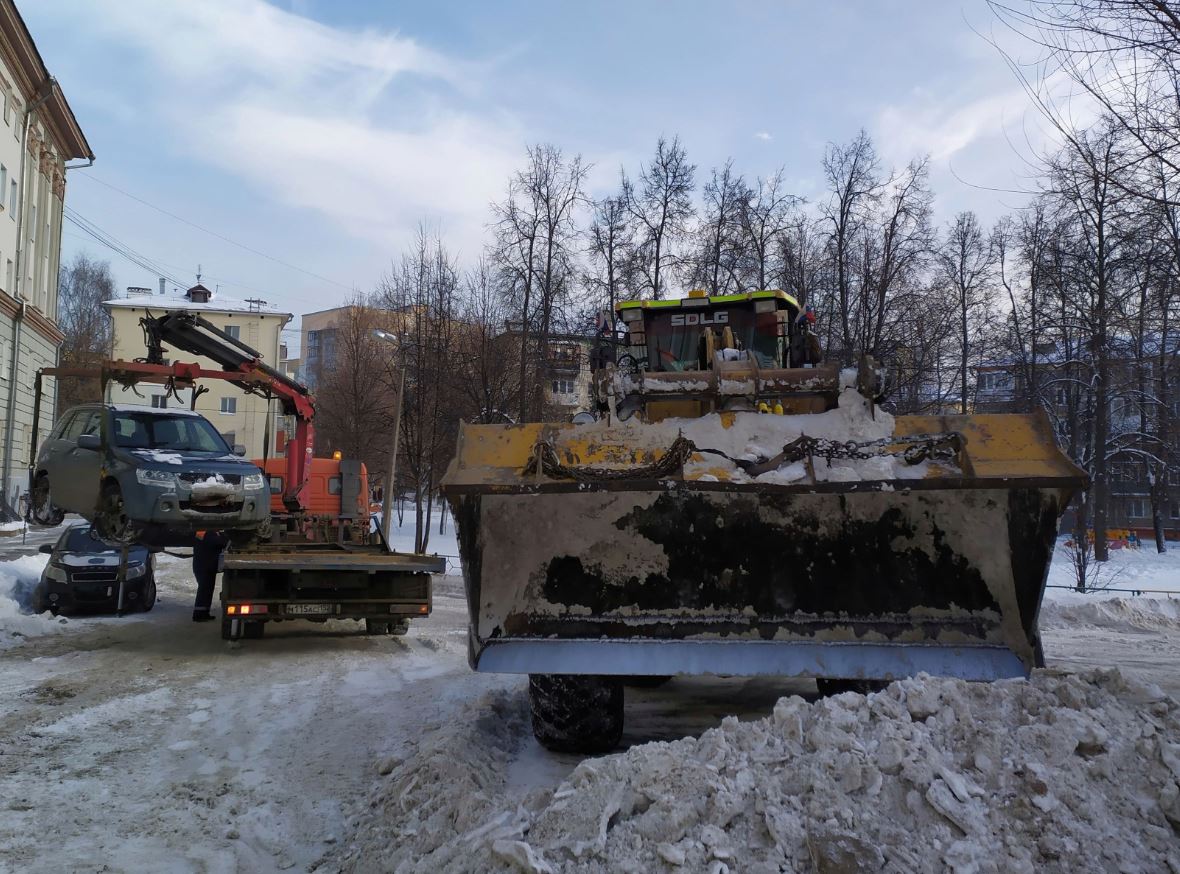 Автомобилистов просят содействовать уборке дворовых территорий от снега