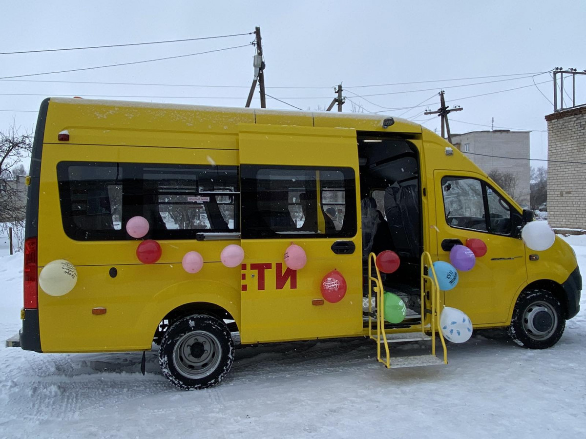 Еще одна сельская школа в Кстовском районе получила новый микроавтобус