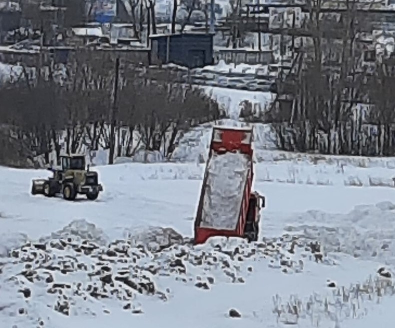 Улица Украинская в Нижнем Новгороде превращается в свалку