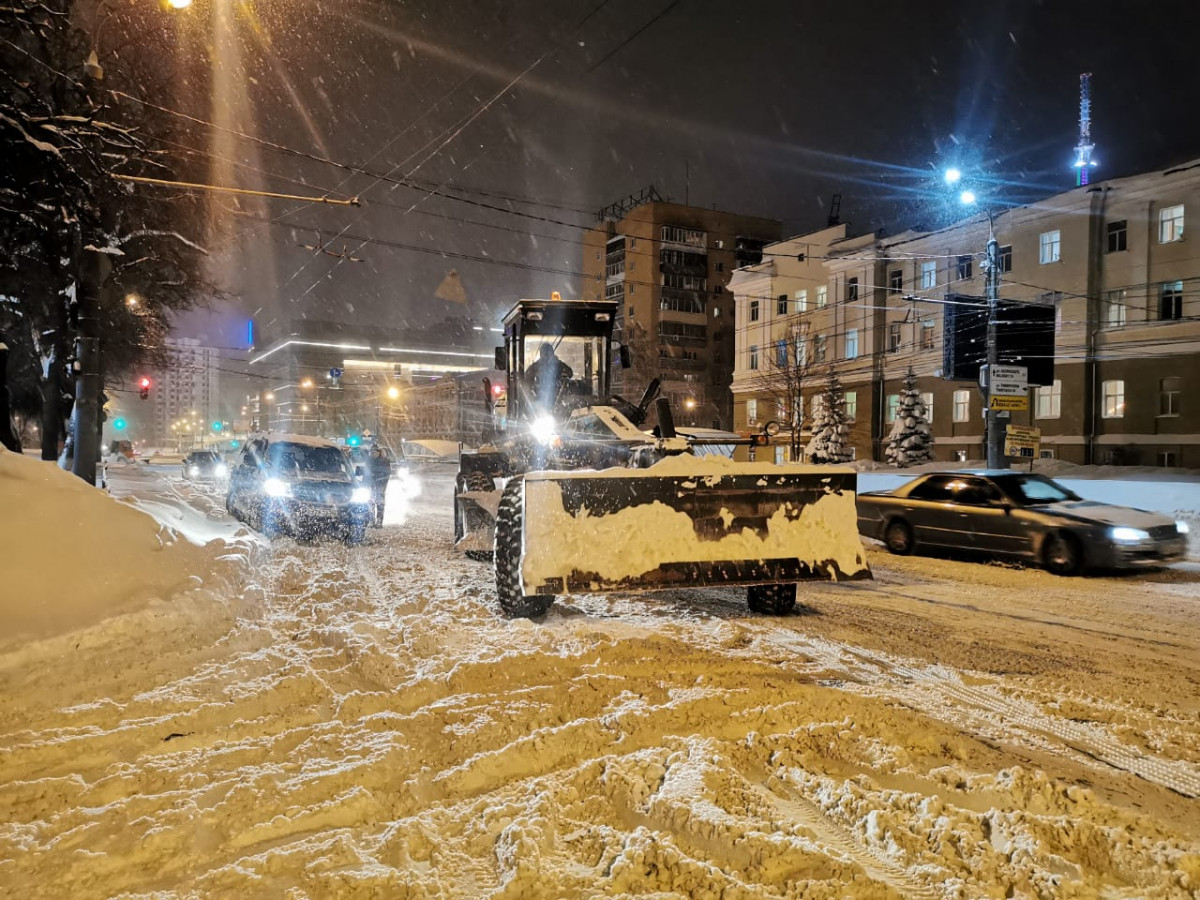 Нижегородские улицы помогали чистить военные в ночь на 14 февраля