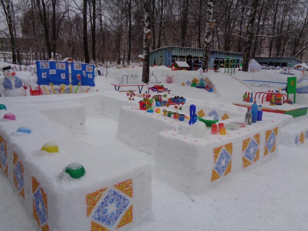 Лучшую зимнюю площадку выбирают в детских садах Автозаводского района