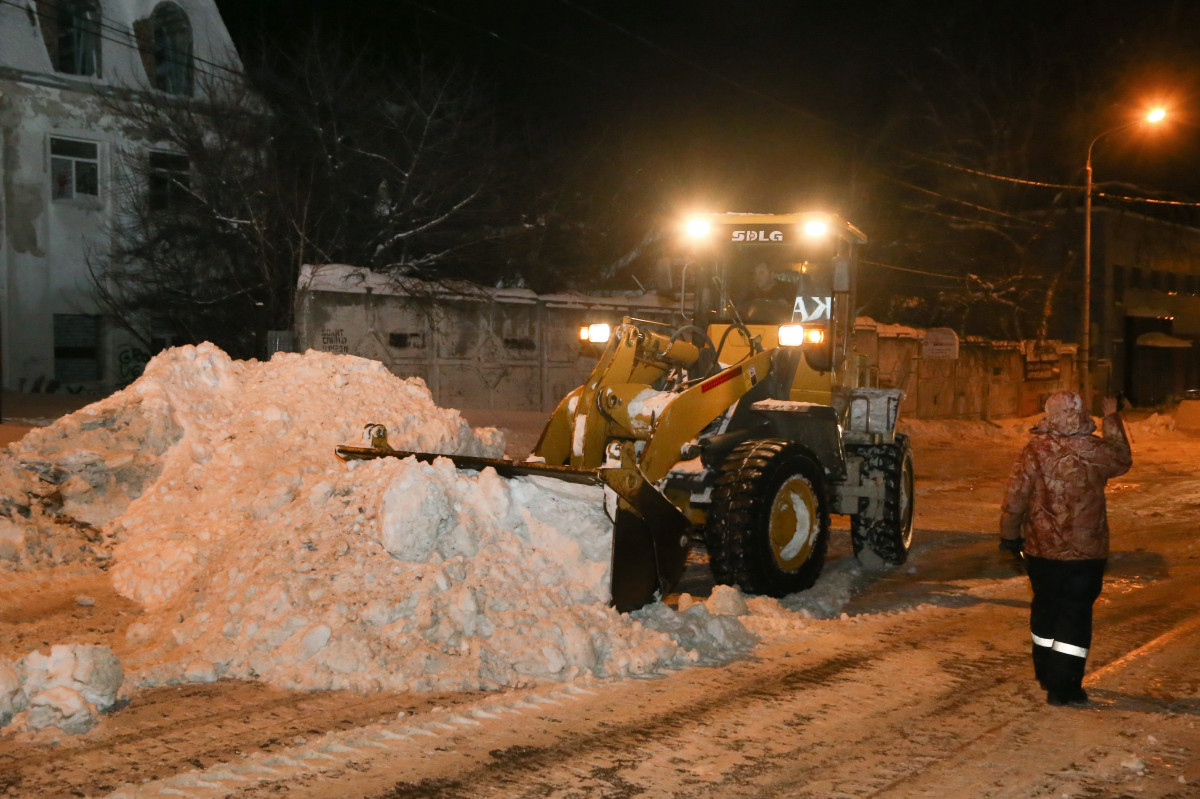 Главам районов Нижнего Новгорода поручили усилить контроль за уборкой снега