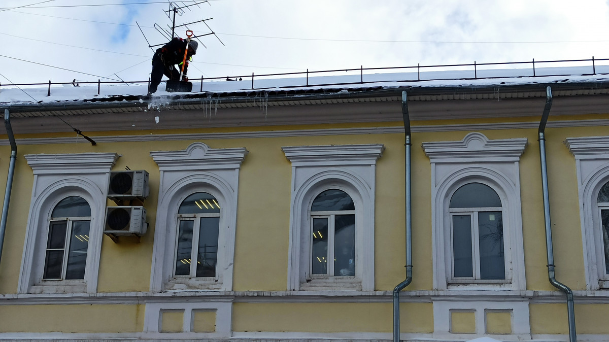 Собственников могут оштрафовать за плохую очистку крыш в Нижнем Новгороде