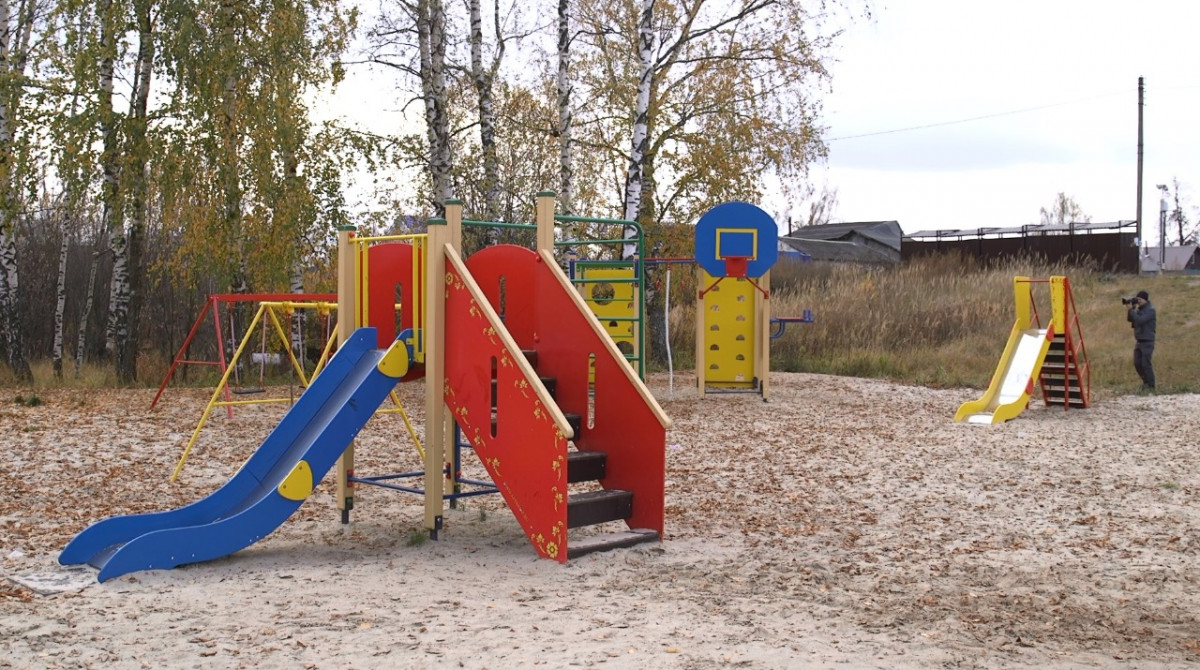 Жители поселка Пыра в Дзержинске обсудили благоустройство детской площадки