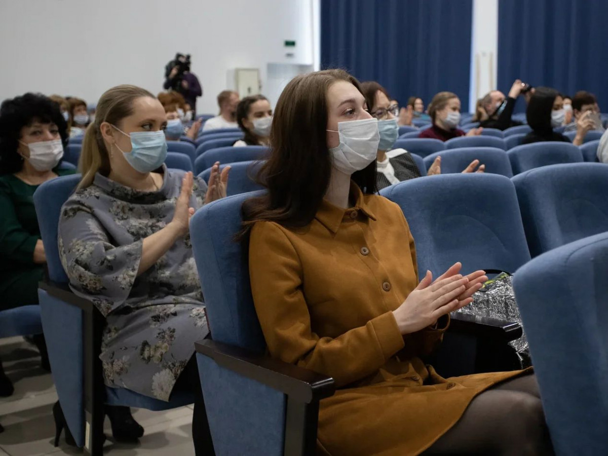Женщинам-медикам вручены награды Минздрава РФ и губернатора Нижегородской области