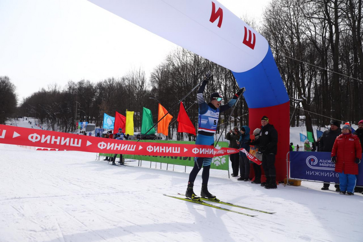 Почти 500 человек вышли на старт лыжного марафона «Нижний 800»