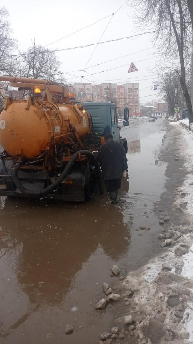 Откачка талых вод и уборка снега проходит в Канавинском районе