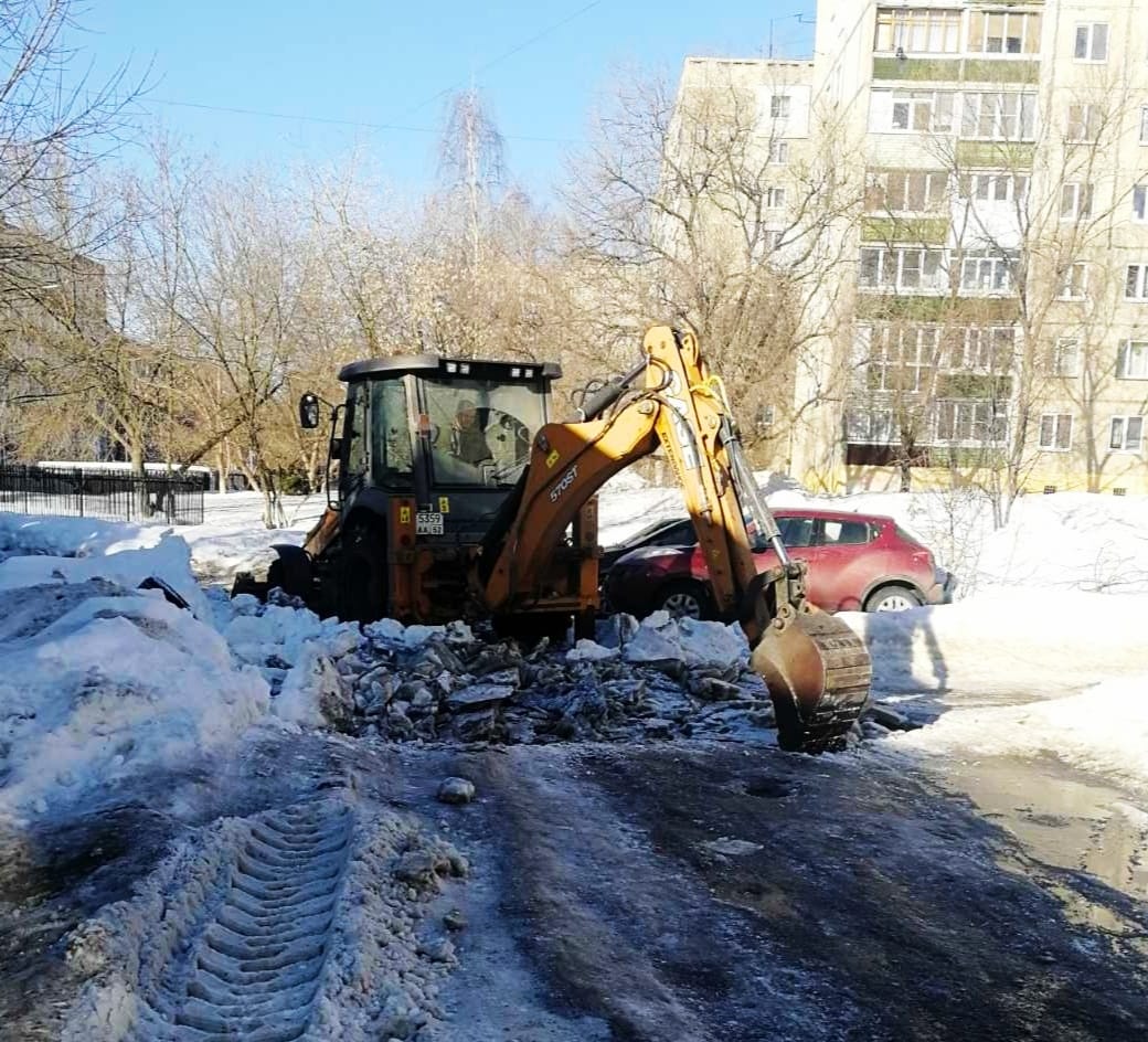 Дорожные службы Сормова работают на улицах Ефремова, Свирской и Энгельса