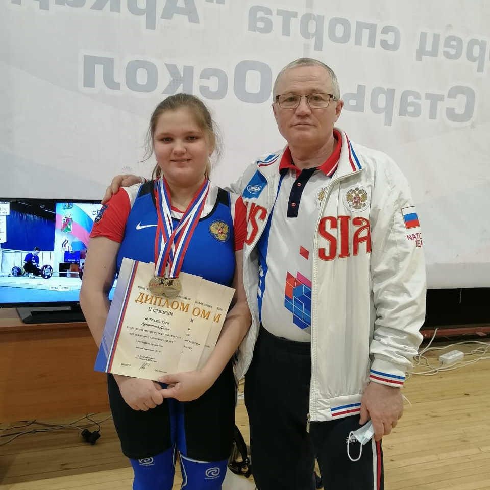 Нижегородские тяжелоатлетки завоевали золото и серебро на первенстве России