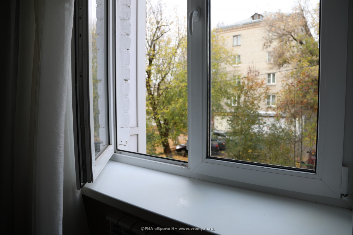 Двухлетний мальчик выпал из окна в Дзержинске