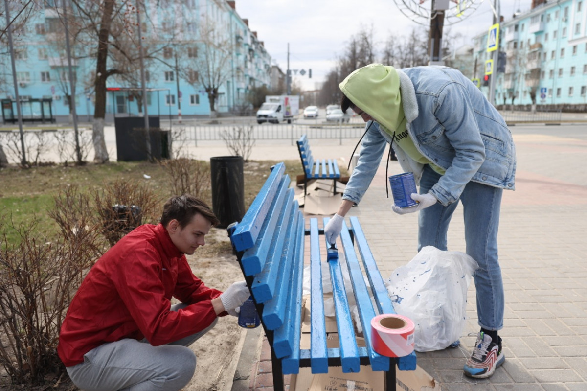 Активисты движения «Дзержинск и мы» провели субботник на Площади Героев