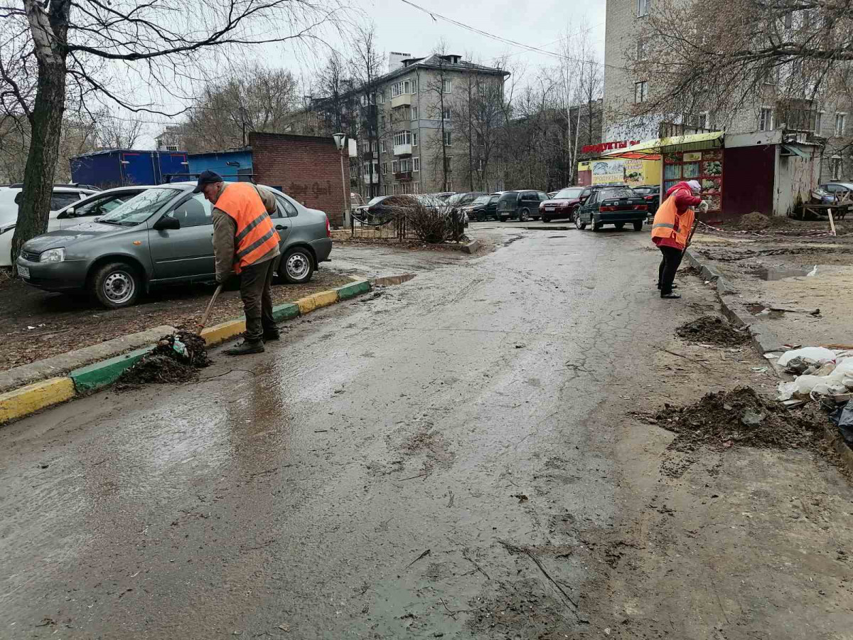 В Московском районе моют остановки общественного транспорта