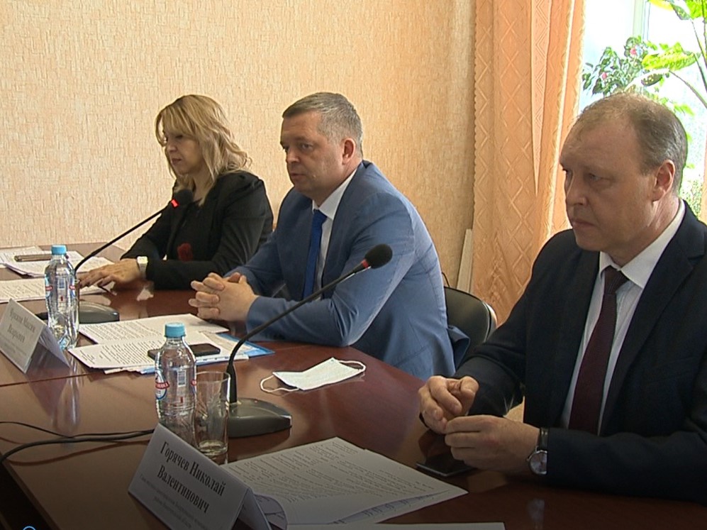 Более 100 предпринимателей приняли участие во встрече с региональным Минпромом в Воскресенском районе