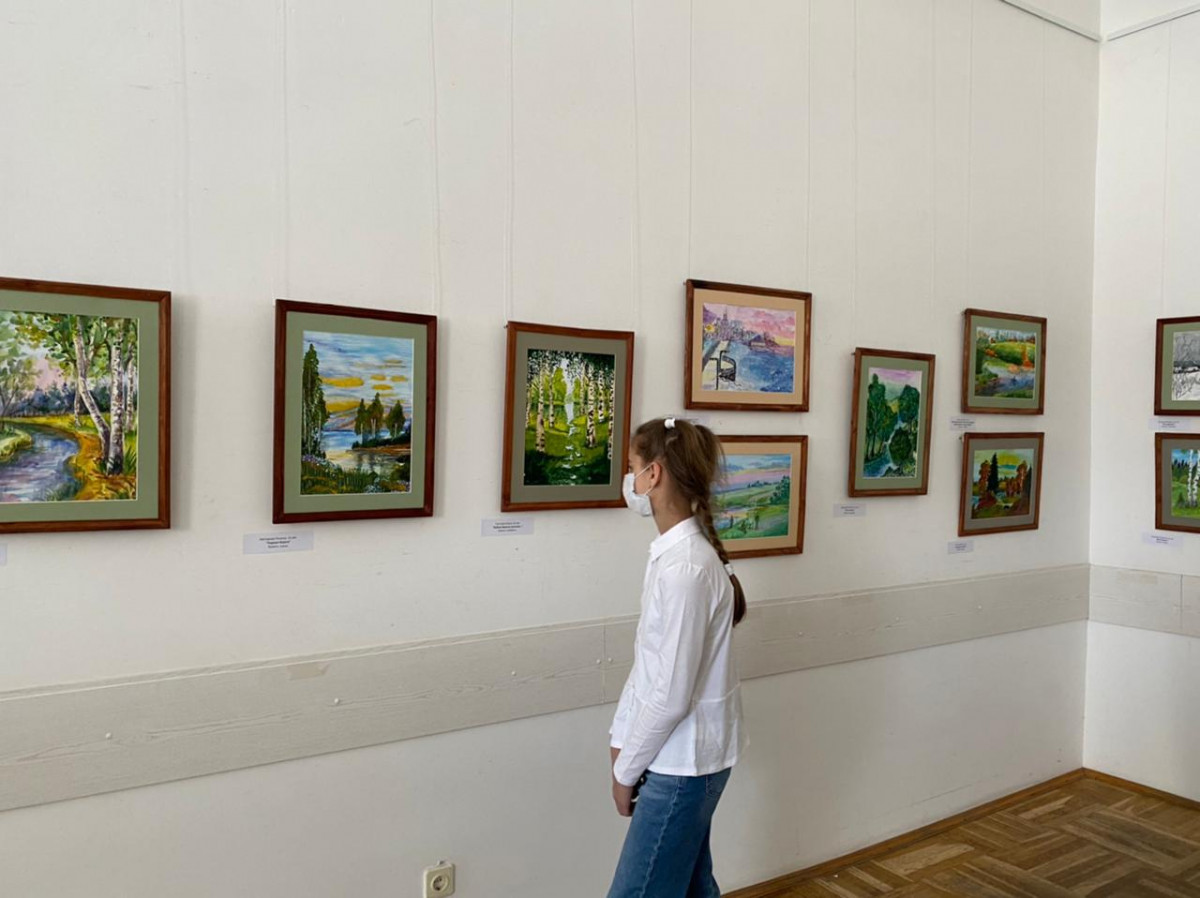 В Нижегородском выставочном комплексе открылась выставка детского рисунка «Пейзажи родного края»