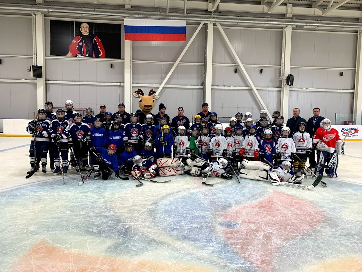 Праздником хоккея стал визит игроков «Торпедо» в Лукоянов