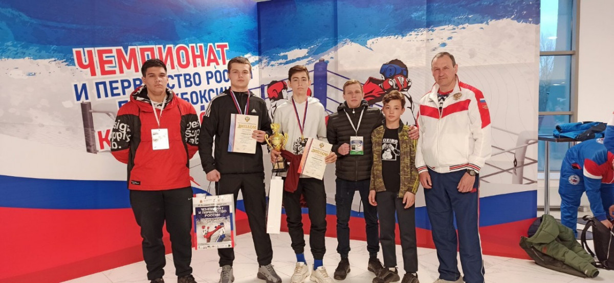 Воспитанник спортивной школы «Чайка» Эмиль Заманов завоевал золоту медаль в первенстве России по кикбоксингу