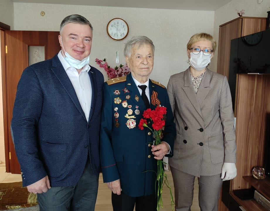 Кавинов: в эти весенние дни не забудьте поблагодарить ветеранов за трудовой и победный май