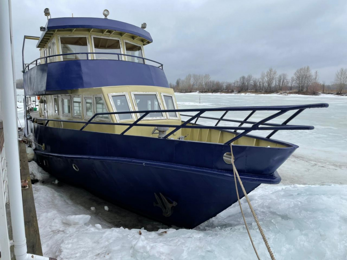 Владелец маломерного судна оштрафован за утечку топлива в акватории Волги в Нижнем Новгороде