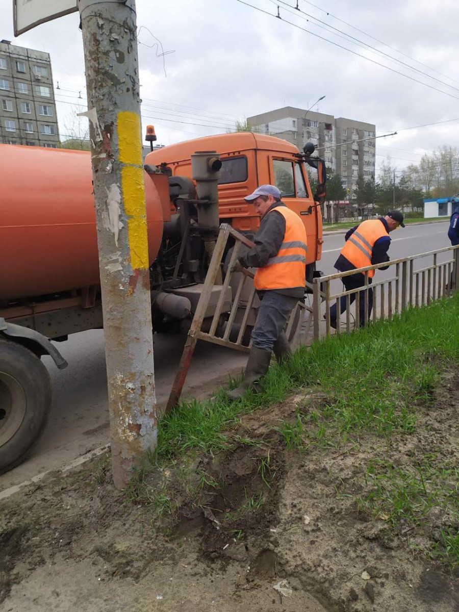Работы по откачке воды ведутся на улице Народной, Куйбышева, Березовской и на проспекте Героев