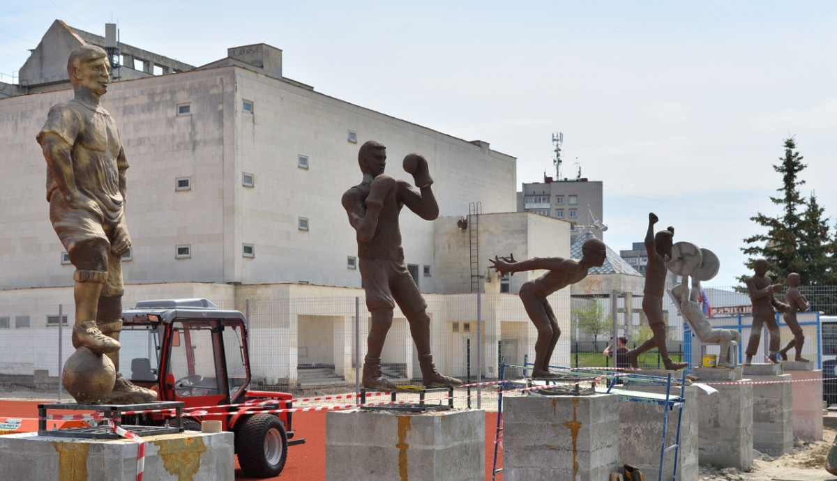 Семь скульптур появятся на дзержинском стадионе «Капролактамовец»