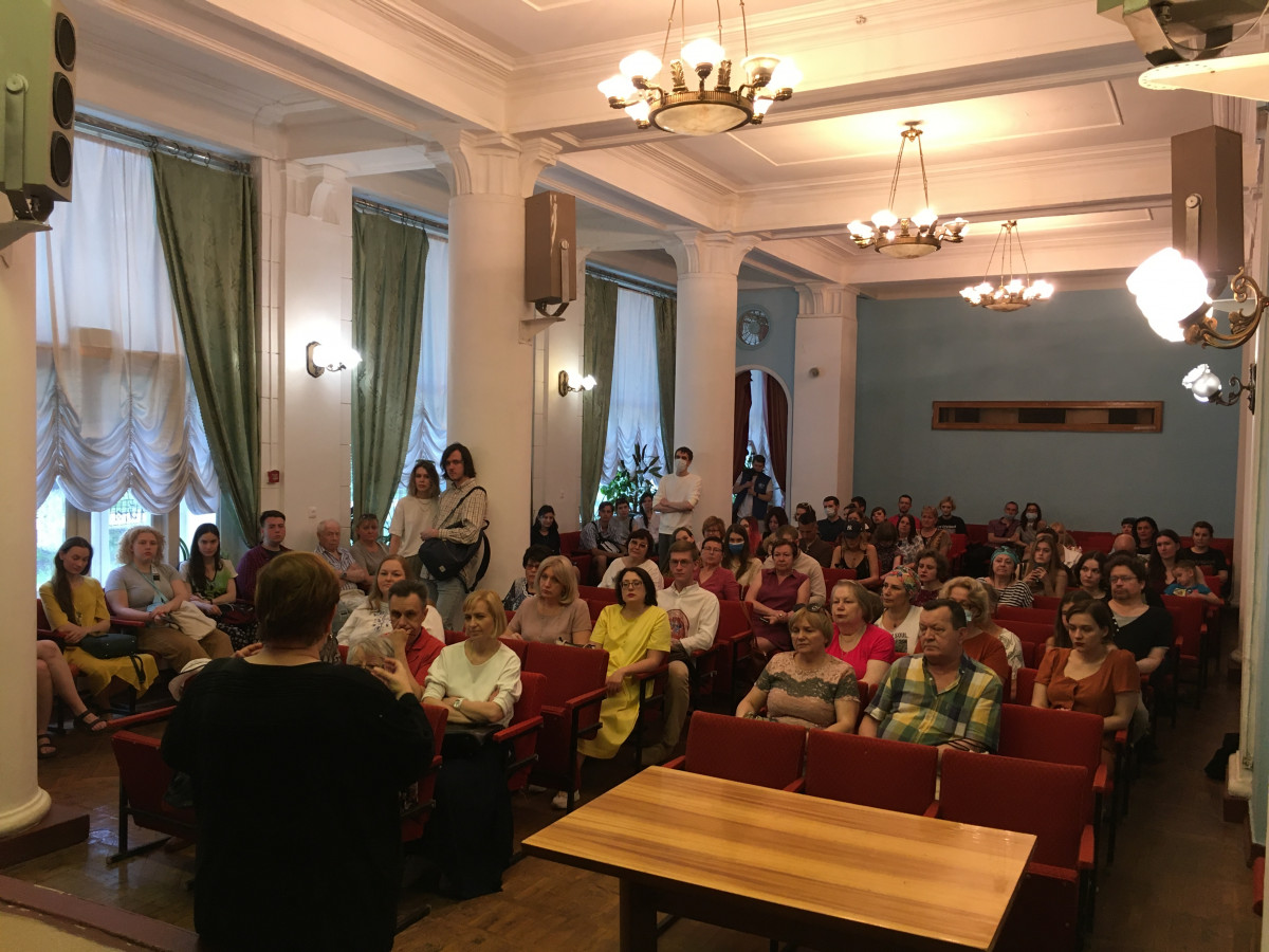 Выставка проекта «Соцгород.Пробелы» открылась в Доме ветеранов на Автозаводе