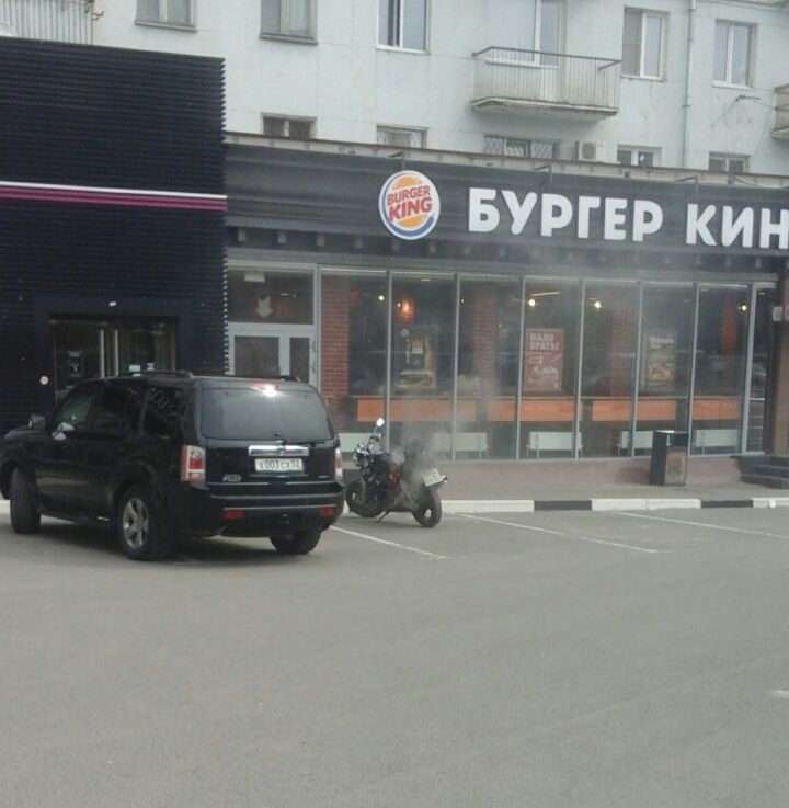 Мотоцикл загорелся в центре Нижнего Новгорода