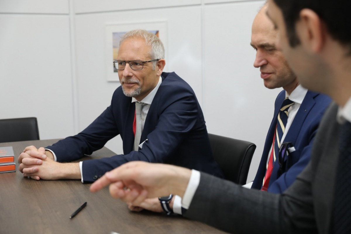 Глеб Никитин провел рабочую встречу с гендиректором ООО «Фольксваген Груп Рус» Штефаном Мехой