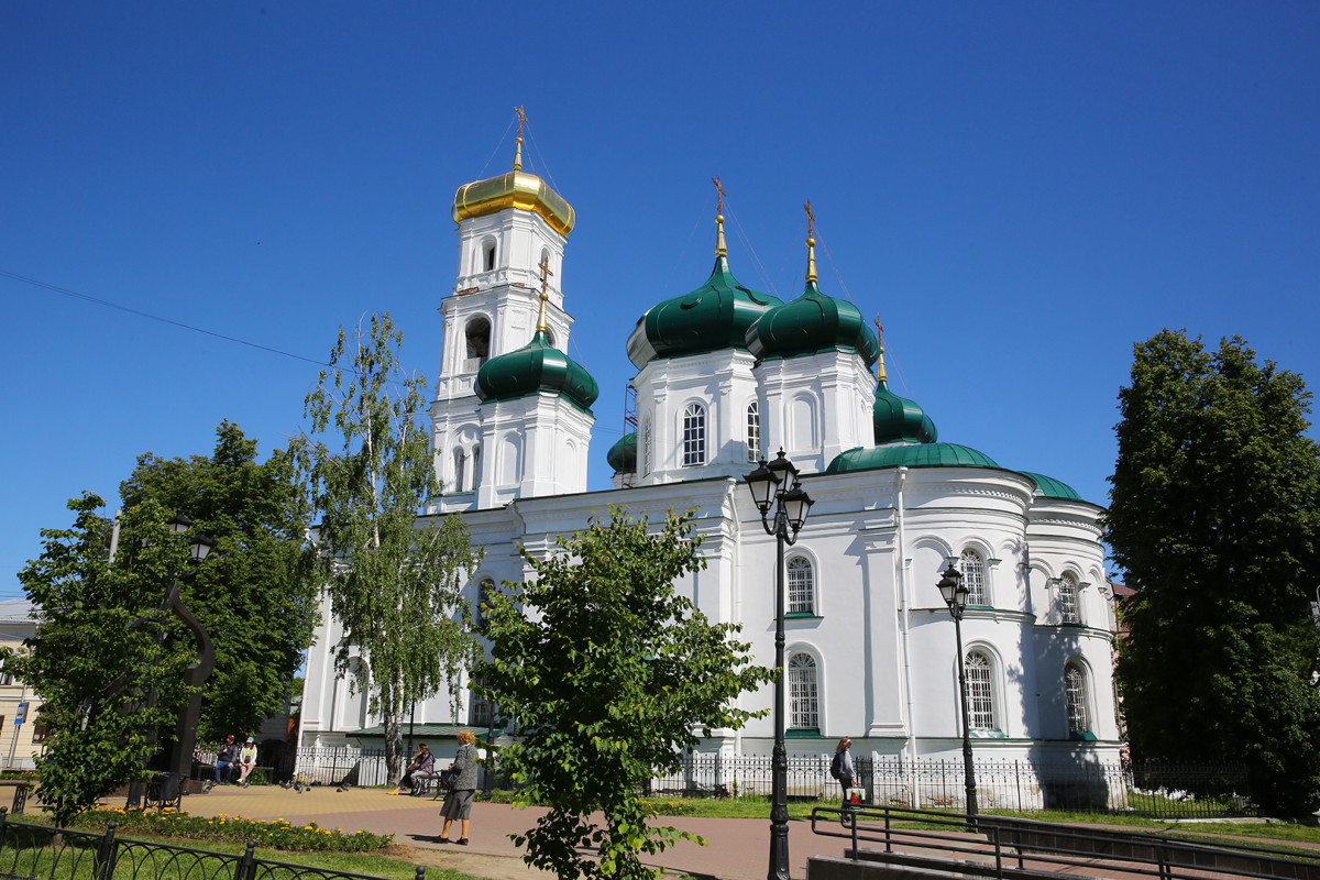 Огромный иконостас воссоздают в церкви в честь Вознесения Господня в Нижнем Новгороде