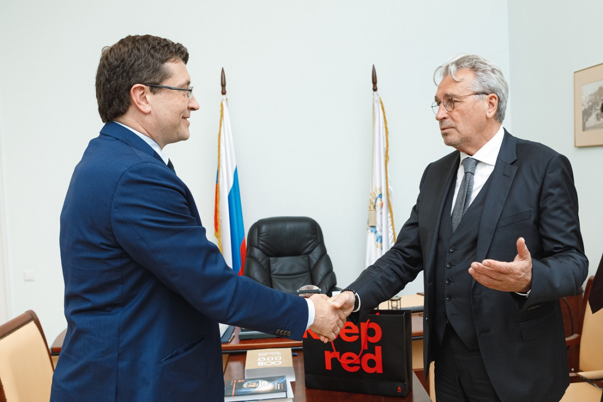 Глеб Никитин и Олег Сысуев подписали соглашение о сотрудничестве