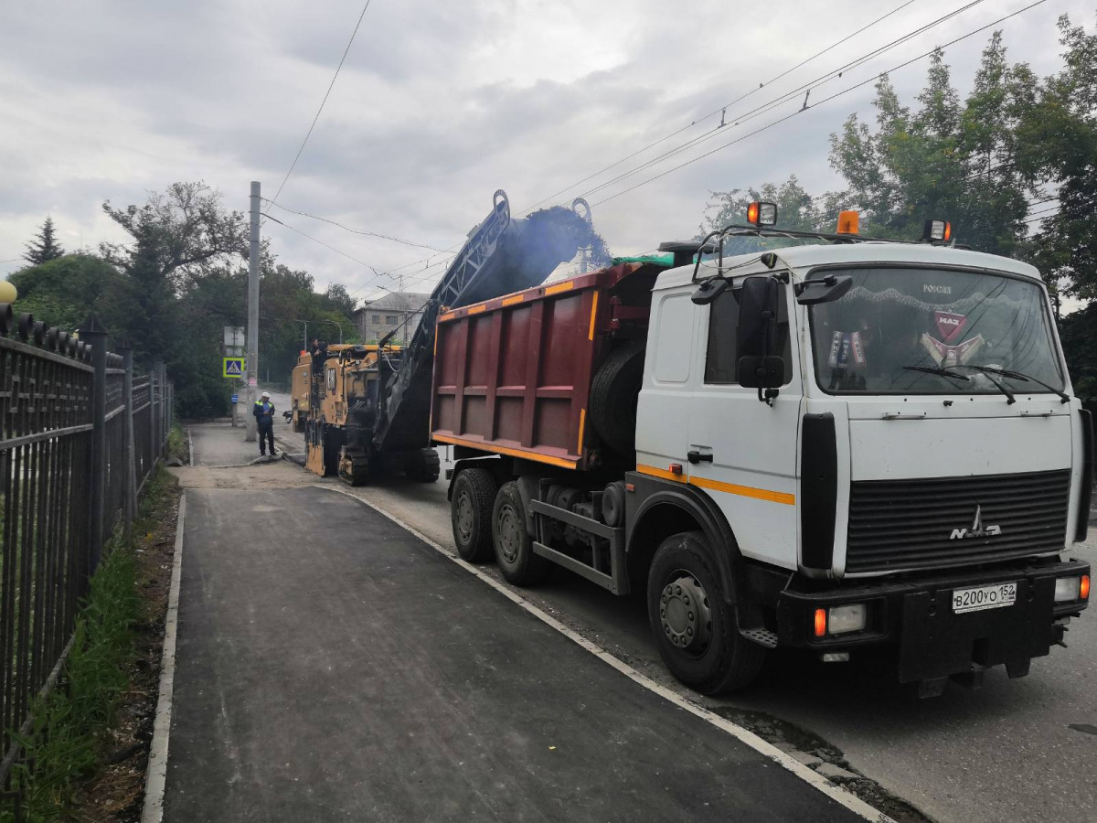 Капитальный и ямочный ремонт ведется на дорогах Сормовского района