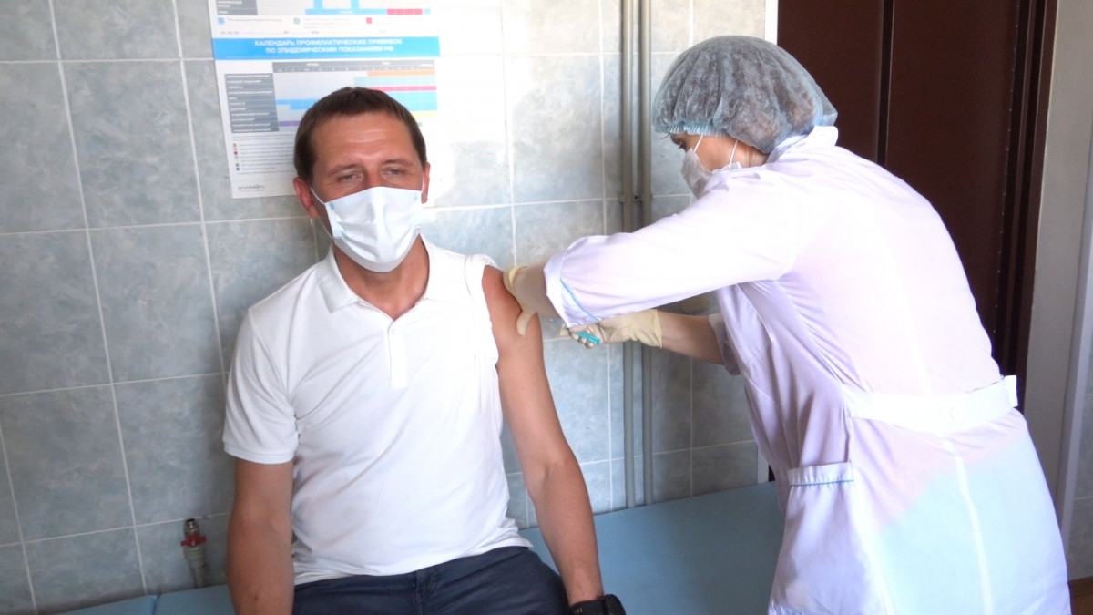 Еще 60 сотрудников метрополитена вакцинировались в Нижнем Новгороде