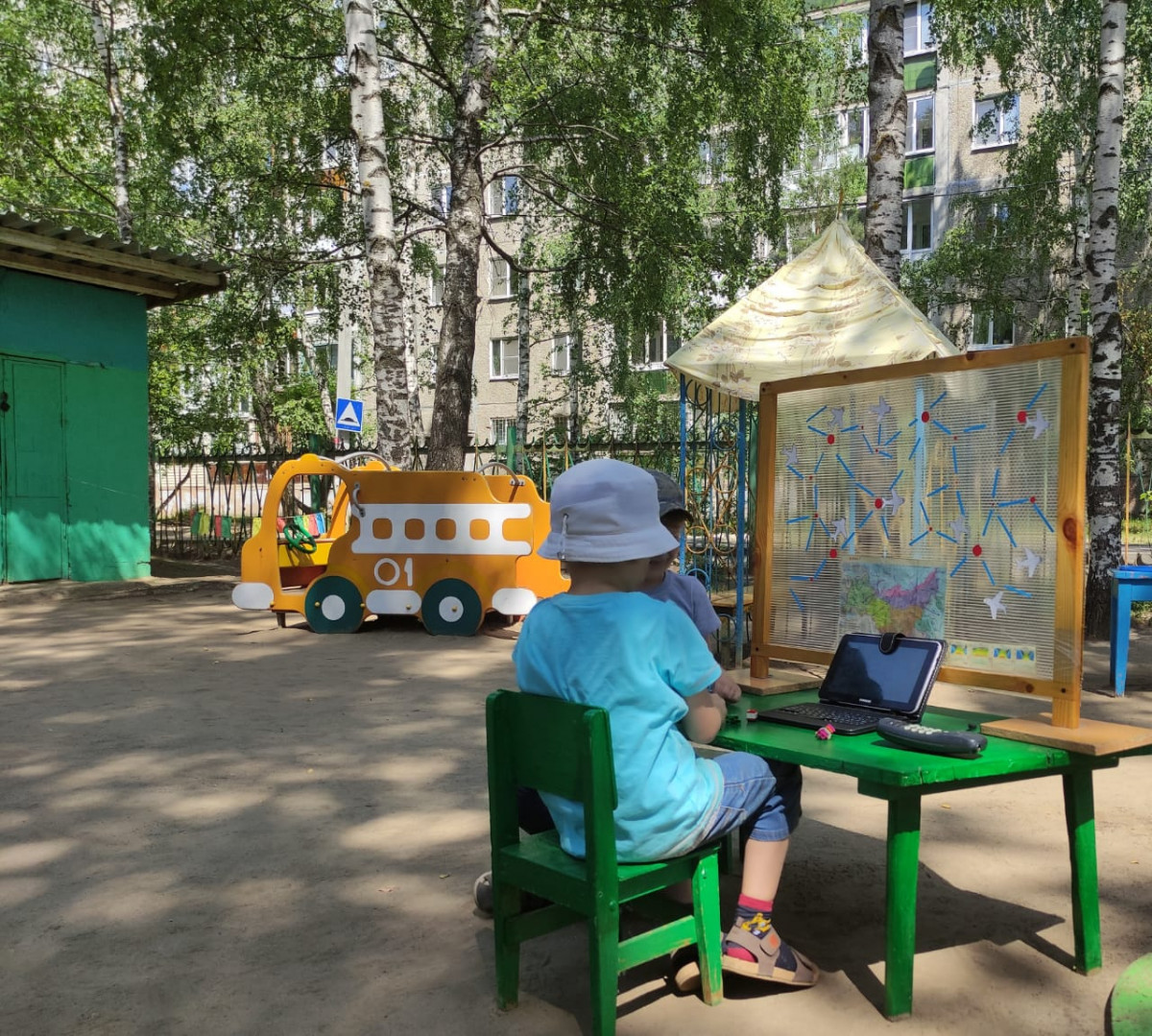 Территории детских садов в Сормовском районе украсили к 800-летию Нижнего Новгорода