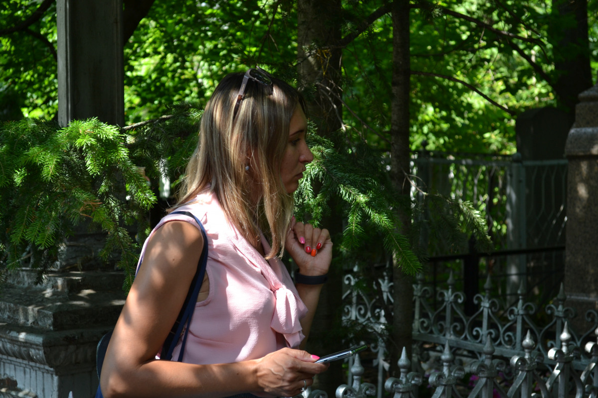 «Красный некрополь»: первые нижегородцы прошли литературную экскурсию на Бугровском кладбище
