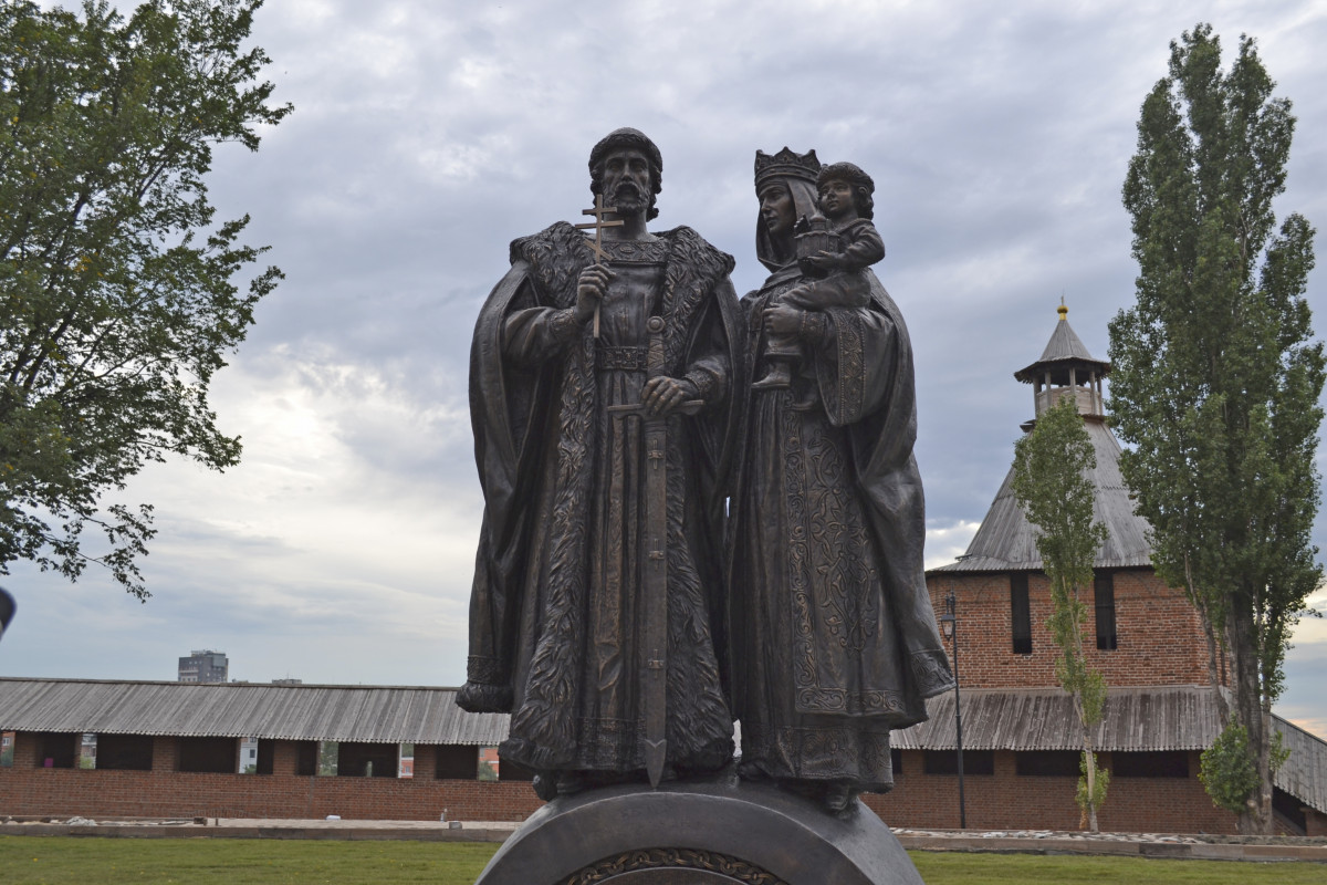 Памятник Дмитрию Донскому и его жене Ефросинии появился в Нижегородском кремле