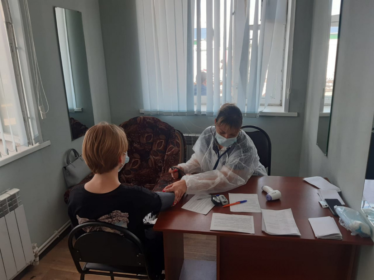 Более 500 человек вакцинировали от COVID-19 на рынке в селе Сеченово