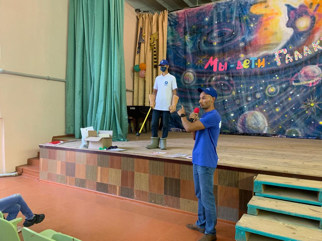 Волонтеры «Нижновэнерго» накануне нового учебного года провели урок по электробезопасности для 120 детей
