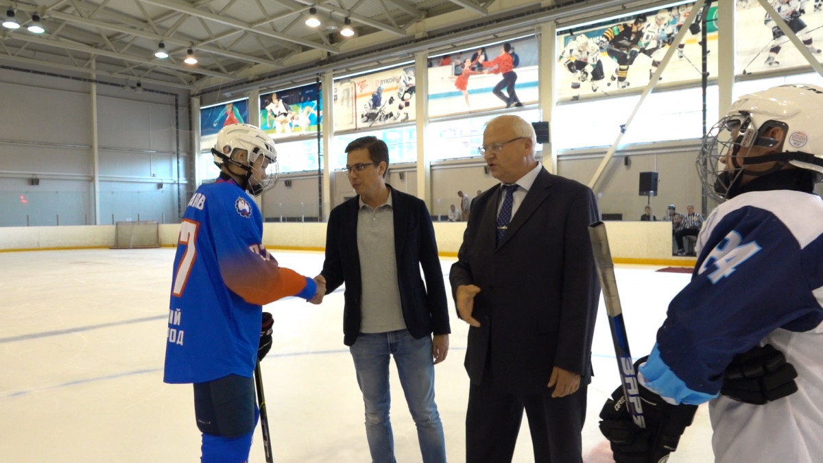Соревнования по хоккею на Кубок главы города открылись в Нижнем Новгороде