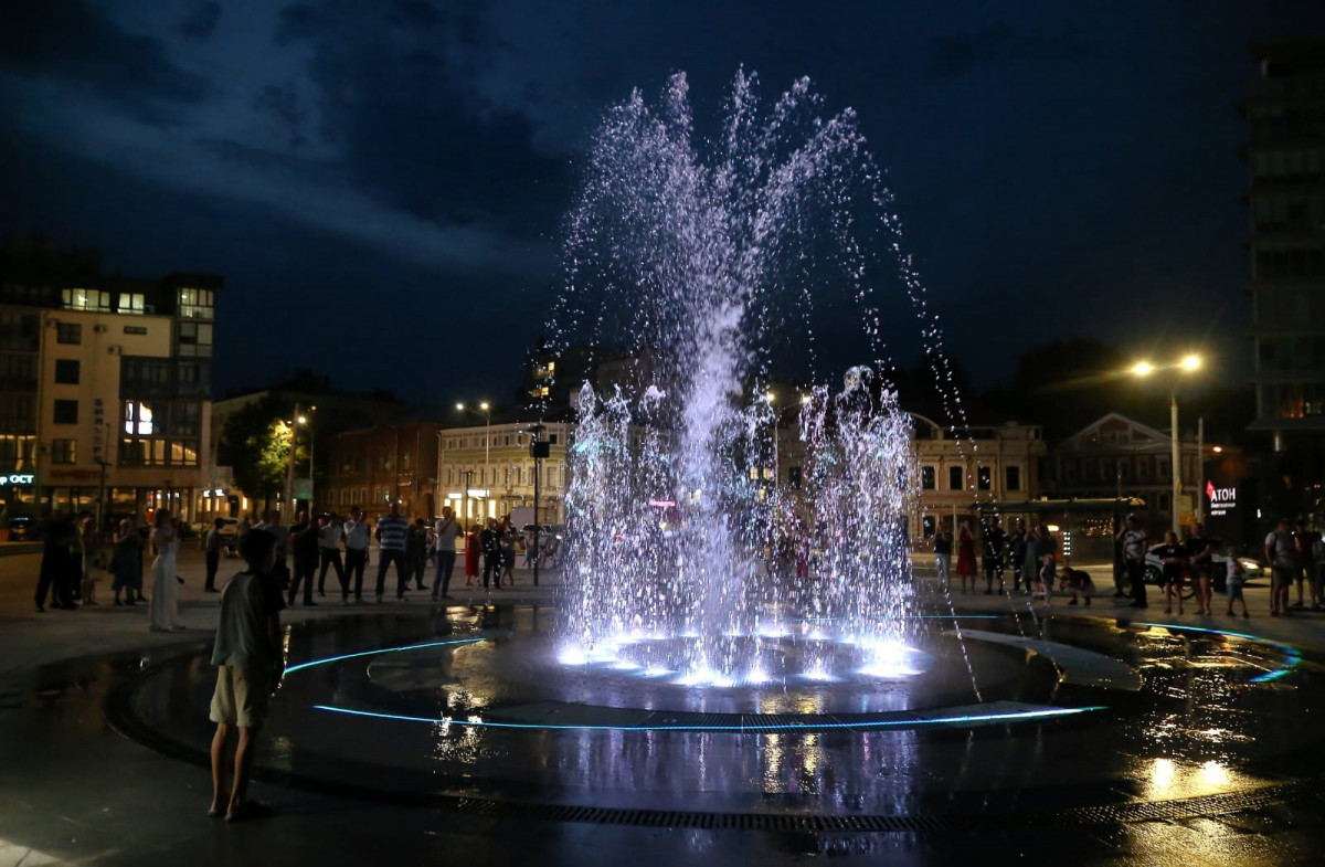 Музыкальный фонтан заработал у КЗ «Юпитер» в Нижнем Новгороде