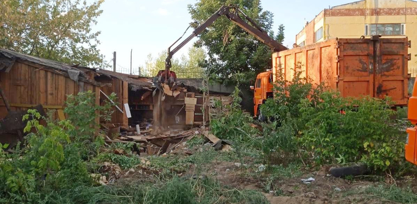 Аварийные сараи снесут на девяти улицах Ленинского района к сентябрю