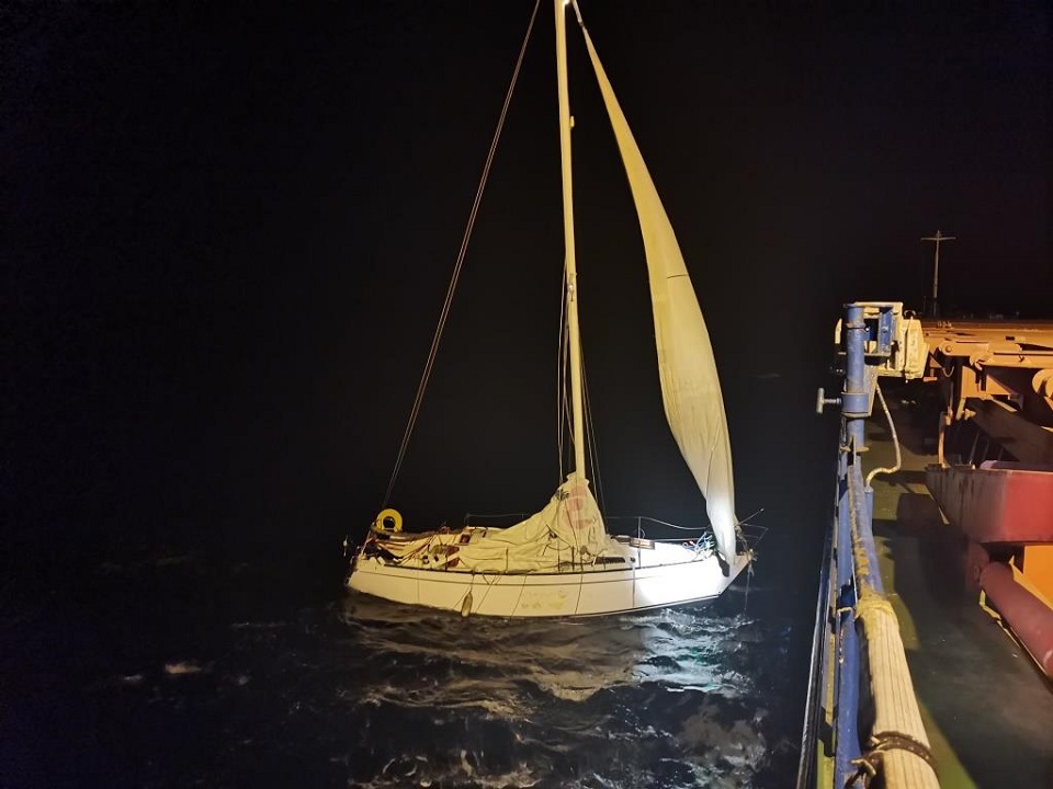 Сухогруз Волжского пароходства спас людей с терпящего бедствие судна в Греции